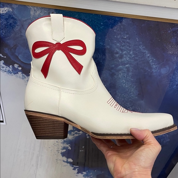 Red Bow Booties ❤️ - Picture 3 of 3